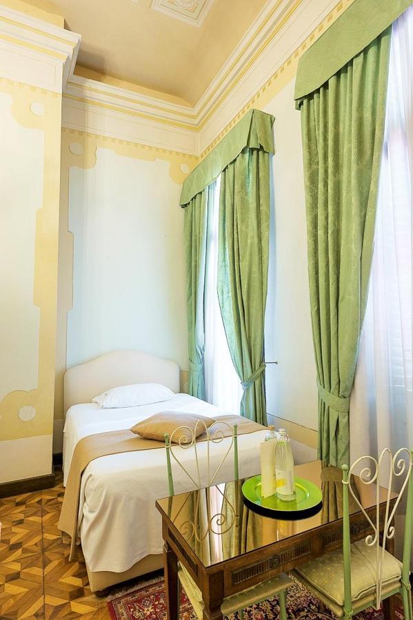 דולו Villa Ducale Hotel & Ristorante מראה חיצוני תמונה