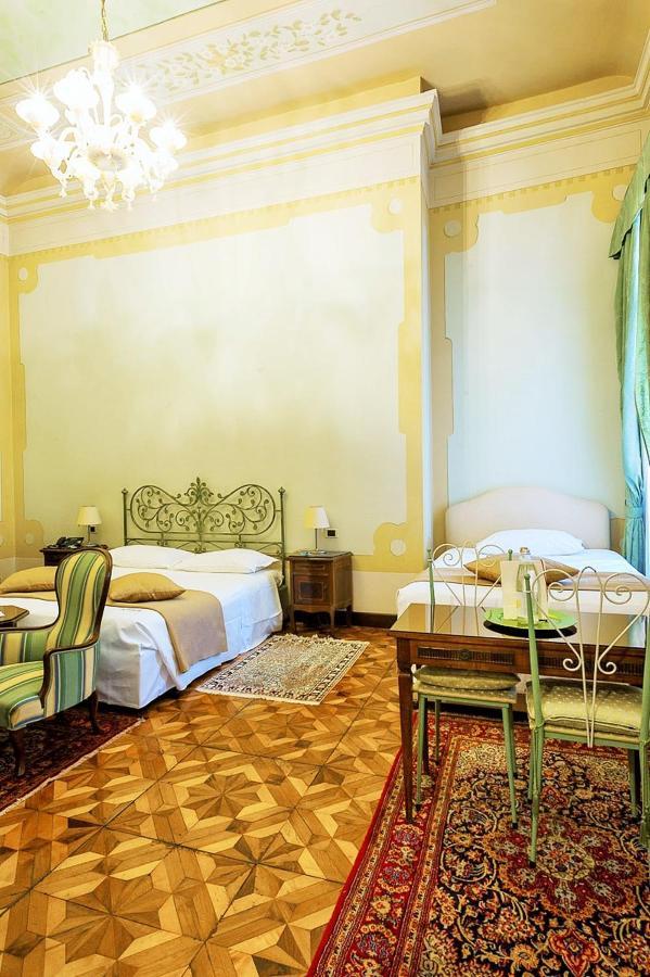 דולו Villa Ducale Hotel & Ristorante מראה חיצוני תמונה