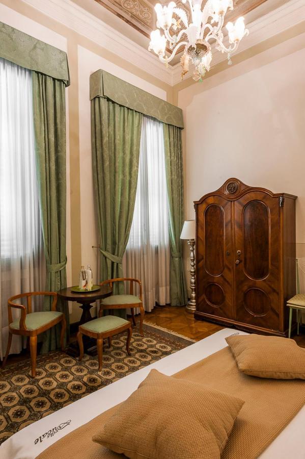 דולו Villa Ducale Hotel & Ristorante מראה חיצוני תמונה
