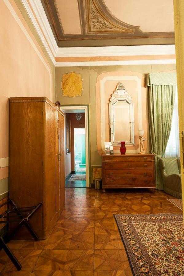 דולו Villa Ducale Hotel & Ristorante מראה חיצוני תמונה