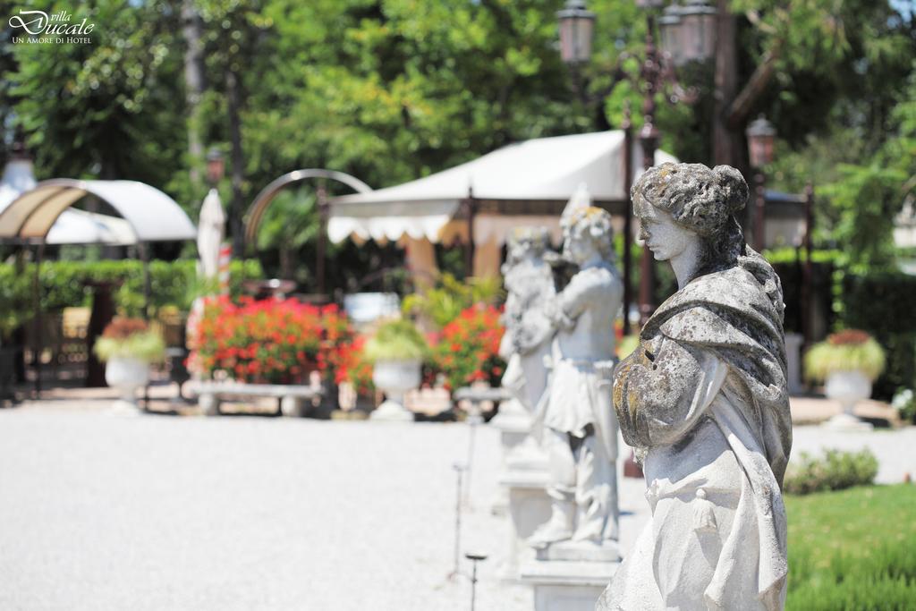דולו Villa Ducale Hotel & Ristorante מראה חיצוני תמונה