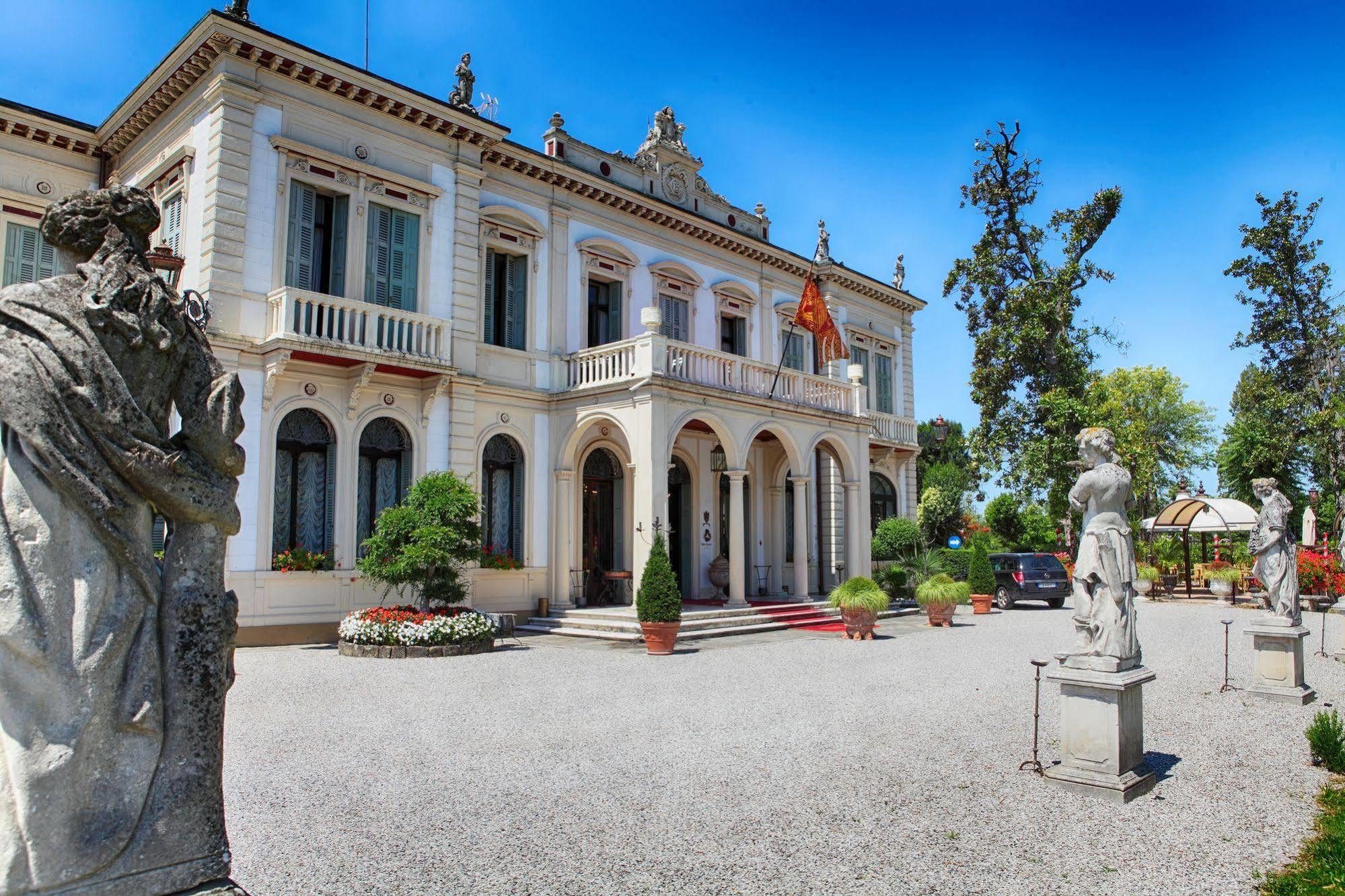 דולו Villa Ducale Hotel & Ristorante מראה חיצוני תמונה