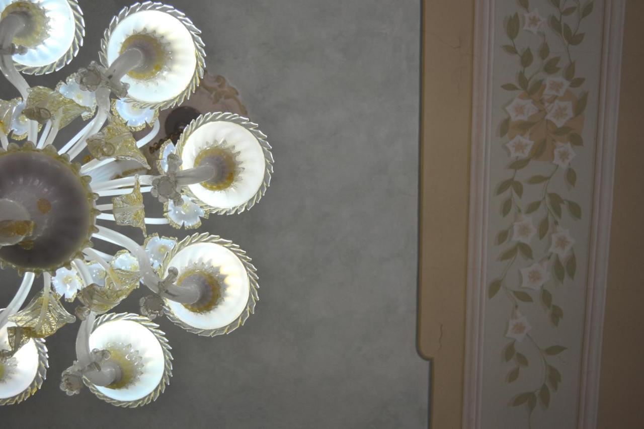 דולו Villa Ducale Hotel & Ristorante מראה חיצוני תמונה